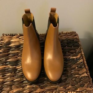 Everlane modern Chelsea boot cognac